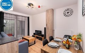 ApartWro 3th - apartament przy dworcu głównym PKP, balkon, garaż, rowery